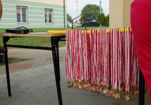Medale dla uczestników biegu