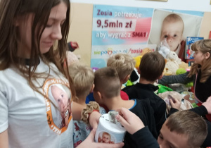 Kiermasz książek i maskotek. Pomagamy Zosi.