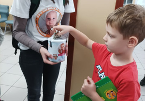 Kiermasz książek i maskotek. Pomagamy Zosi.