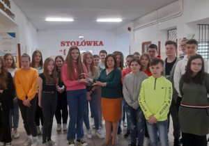 Symboliczny klucz do szkoły w posiadaniu SU