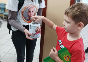Kiermasz książek i maskotek. Pomagamy Zosi.