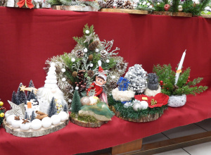 Kiermasz świątecznych ozdób i stroików