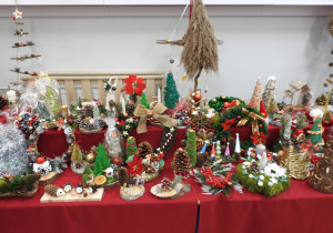 Kiermasz świątecznych ozdób i stroików