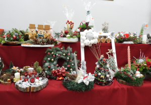 Kiermasz świątecznych ozdób i stroików