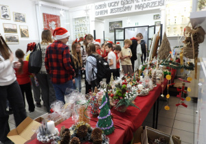 Kiermasz świątecznych ozdób i stroików