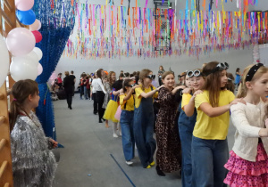Zabawa karnawałowa klas I - IV