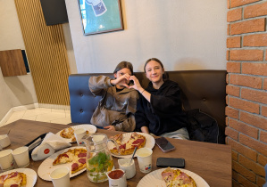 Dzień Kobiet w klasach 7a i 7b